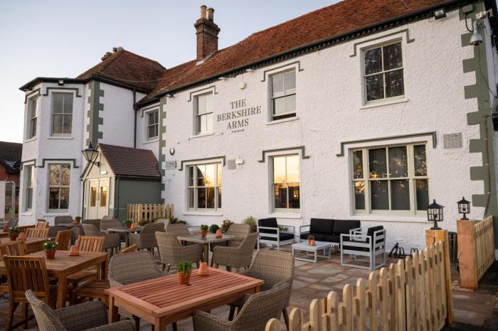 Berkshire Arms by Chef & Brewer Collection