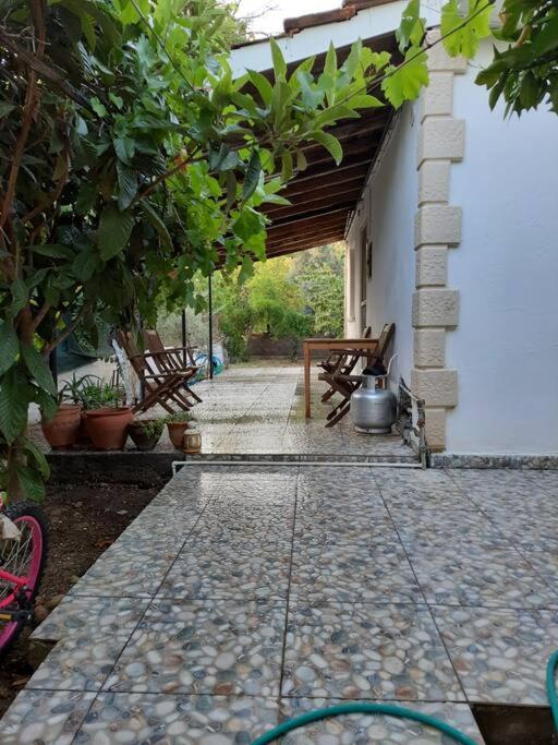 GENİŞ BAHÇELİ, DENİZE YAKIN MÜSTAKİL EV..