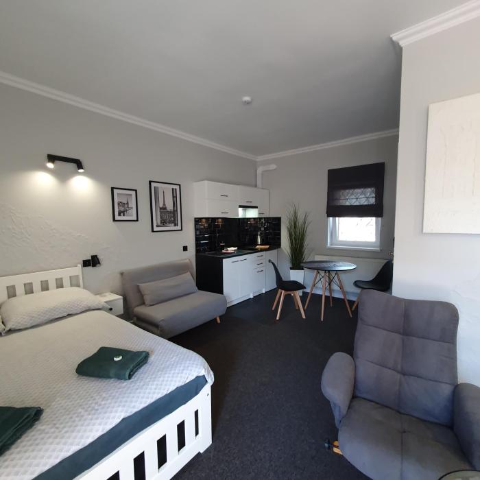 POKOJE & NOCLEGI deGórska