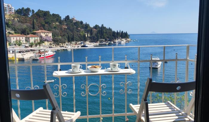 Beautiful seaside 2 bedroom apartment Babina