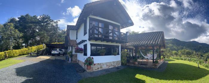 Paraíso campestre cerca a Cali