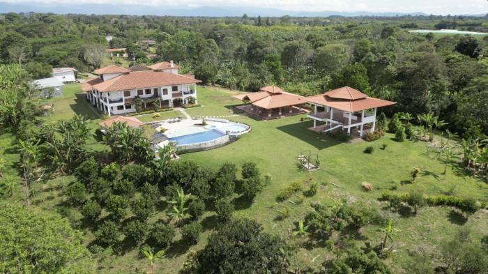 Casona Montañesa cerca Parque del Café