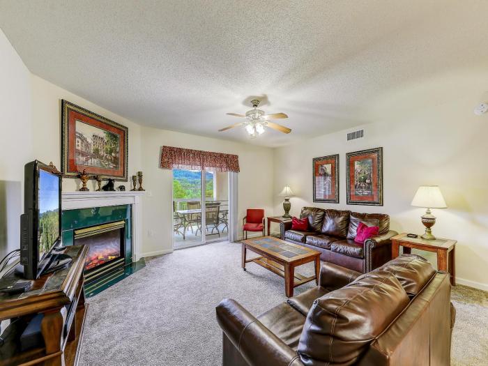 Greenbrier Getaway Whispering Pines 524