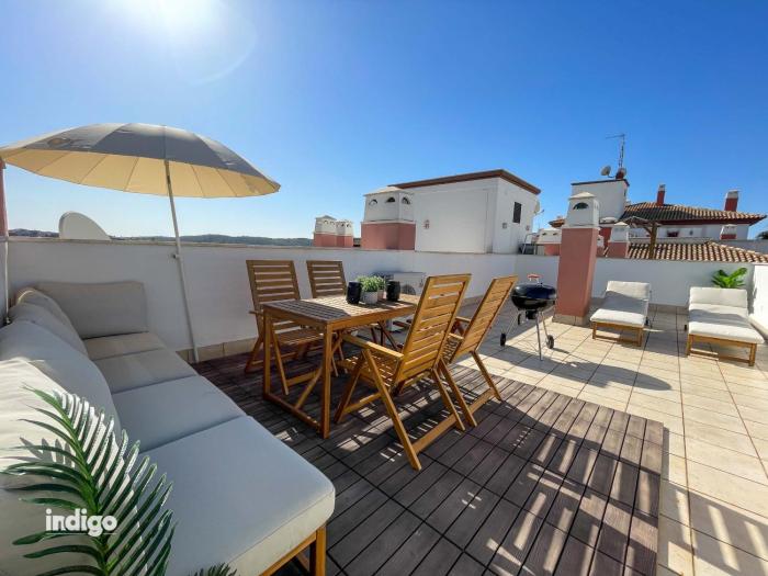 Stylish Apartment - Roof Terrace - PET01