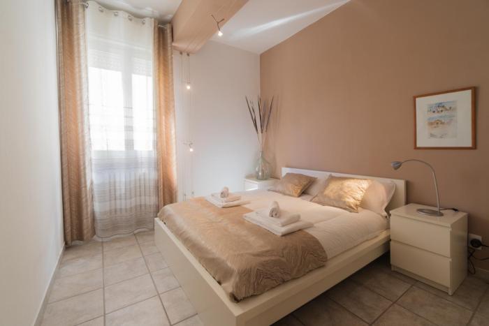 Viale della Repubblica free parking e Wifi 1 minute to Garda Lake