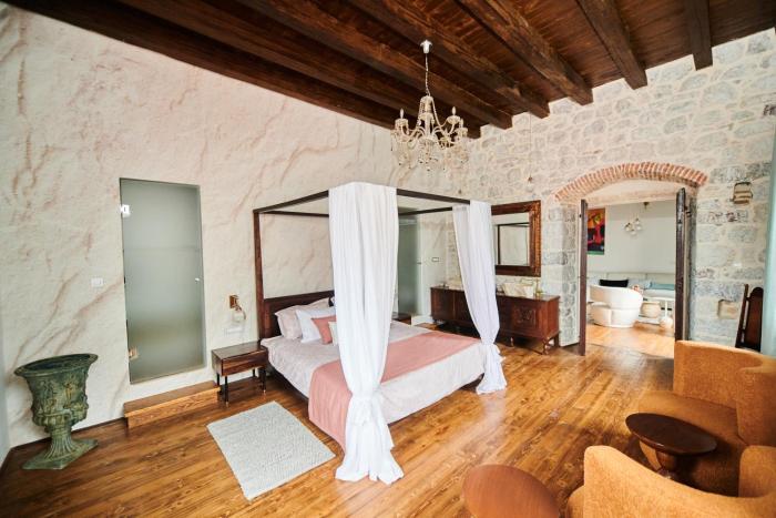 Luxury Palace Apartment