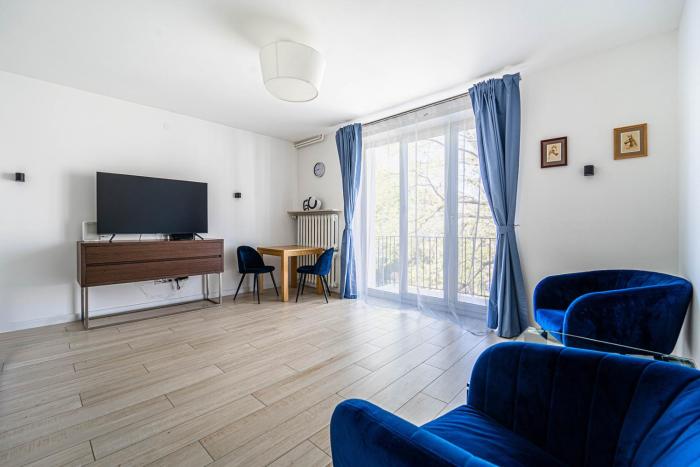 Wiktorska Blue Studio by BookingHost