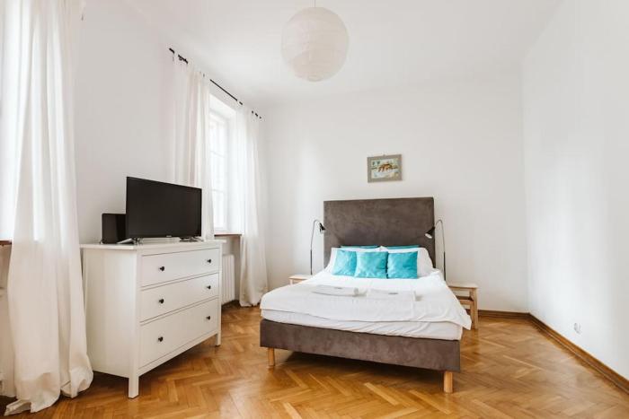 Chic Apartment  Old Town Cel2