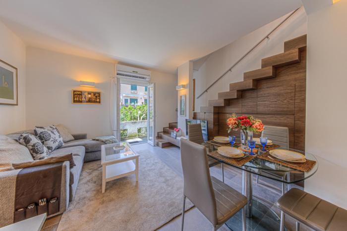 VILLA TORETTI Centro, Relax e Parcheggio Privato