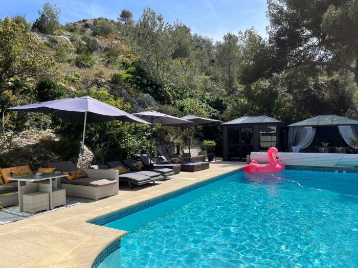 Villa en Provence, Spa & piscine, pour 9 personnes- Gîtes les Estelles
