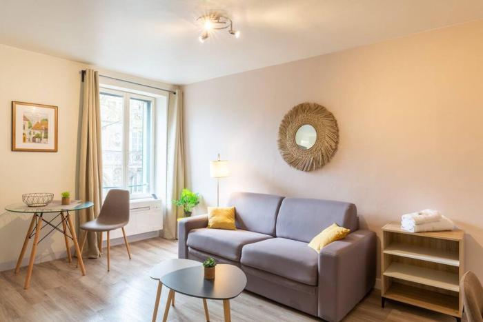 Le Magenta, Studio proche de la place Wilson