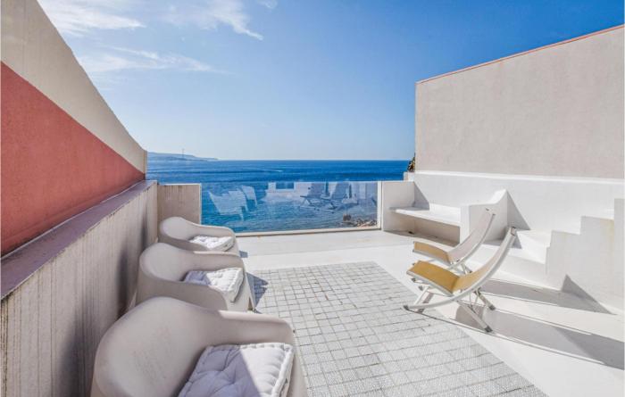 Gorgeous Home In Scilla With Wifi