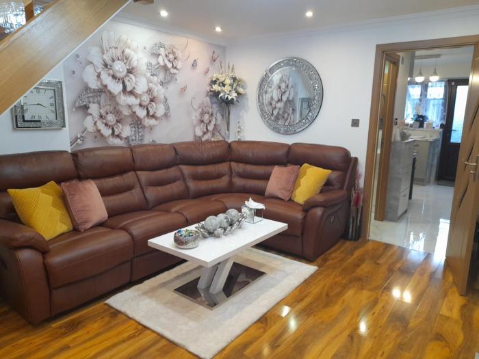 N&D Luxury Home in London