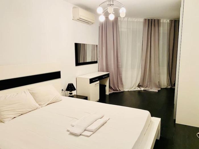 Black & White Style Apartment in a Great Location!