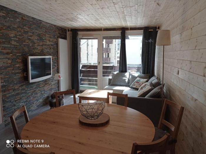 Appartement 3 pièces rénové, 65 m², à 100 m des pistes - FR-1-449-60