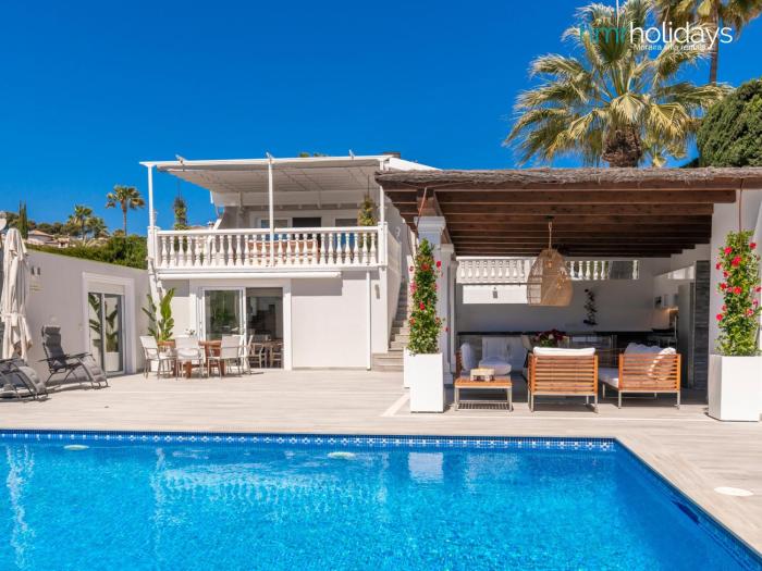 Villa Lorenza by HMR Holidays