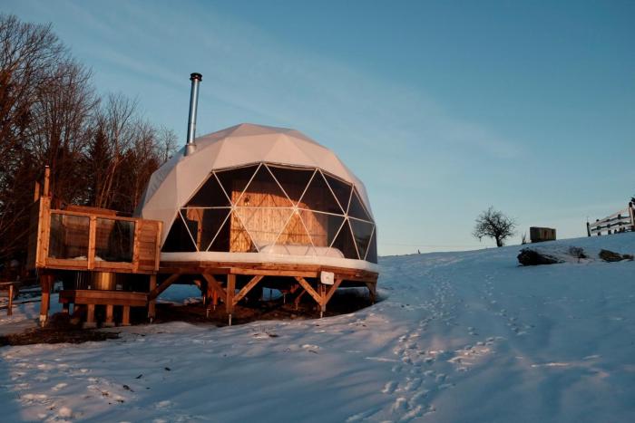 Mi-clos - luxury pods with private jacuzzi and sauna
