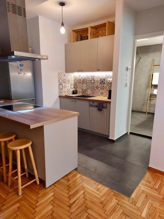 Christina-Anna Athens City Center walking distance to everywhere and Acropolis, in One of the most Favorable Locations by National Gardens and Zoo, Hellenic Parliament in Syntagma and Stylish Exquisite Kolonaki Cozy Renovated Apartment