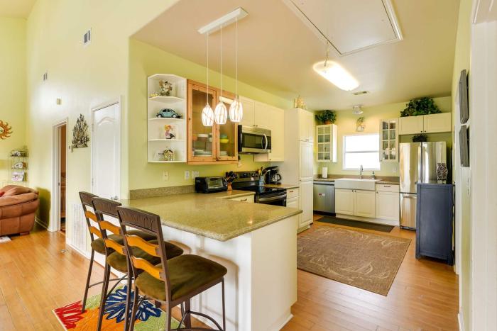 Walk to Sand Home with Deck in Crystal Beach!