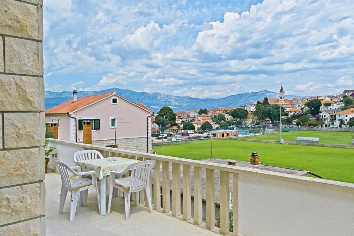 Apartment Toni with spacious terrace