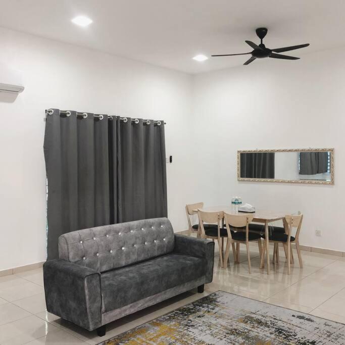 Salak Pekerti Homestay KLIA KLIA2