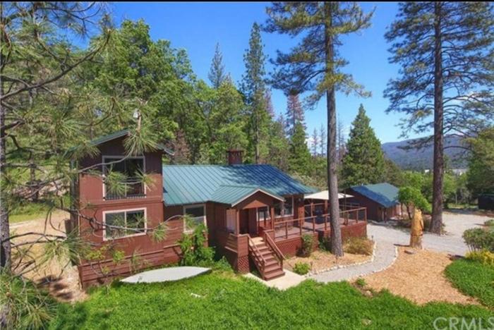 Uncle Grizzs Cabin...get intouch with nature