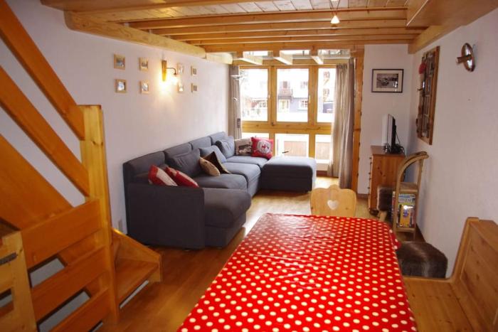 Forum L au centre de Zinal