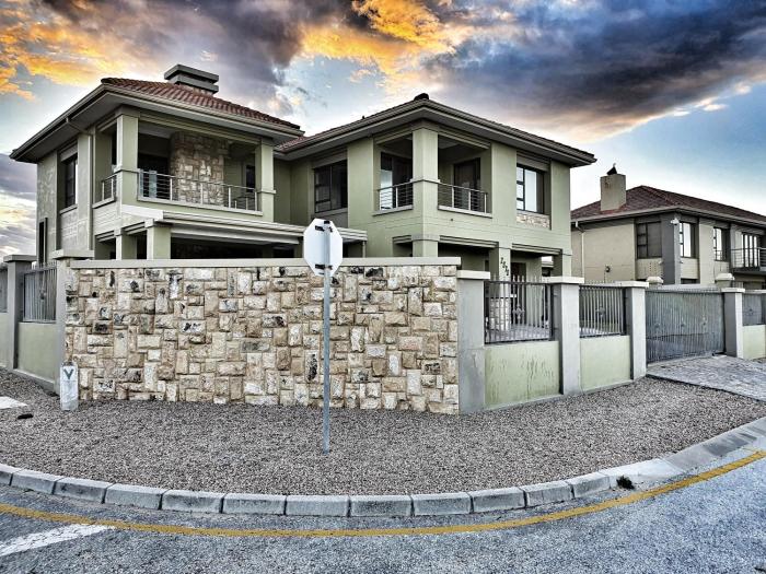 Luxury Beachhouse Villa II