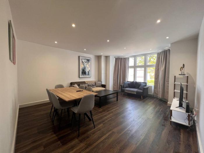 Star London Finchley Road 2-Bed Residence