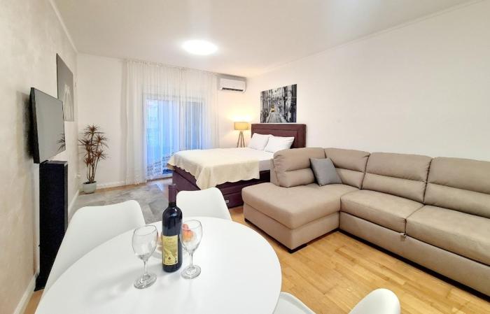 Becici Studio Apartment
