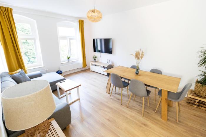 7-Raum-Wohnung überm Park, 800m zu Zentrum & HBF