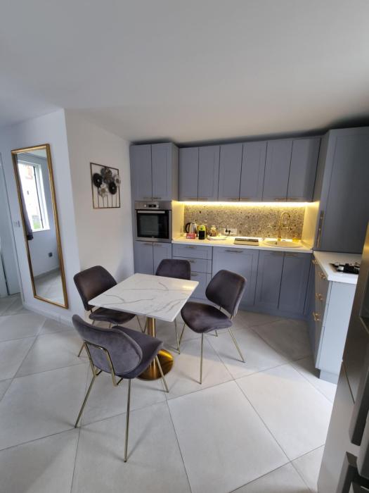 Villa with Pool & Garden apartment 1 Ognjen