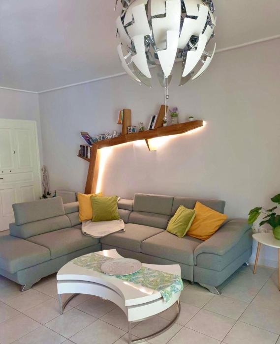 Modern 2BR city flat 10min from the beach