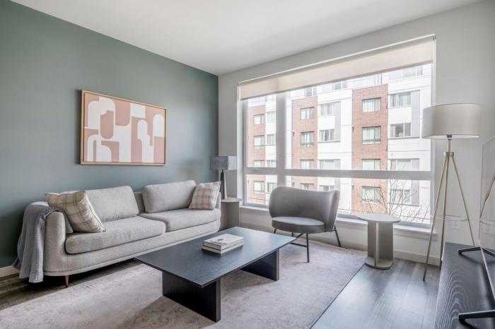 First Hill jr 1br w gym roof lounge SEA-576