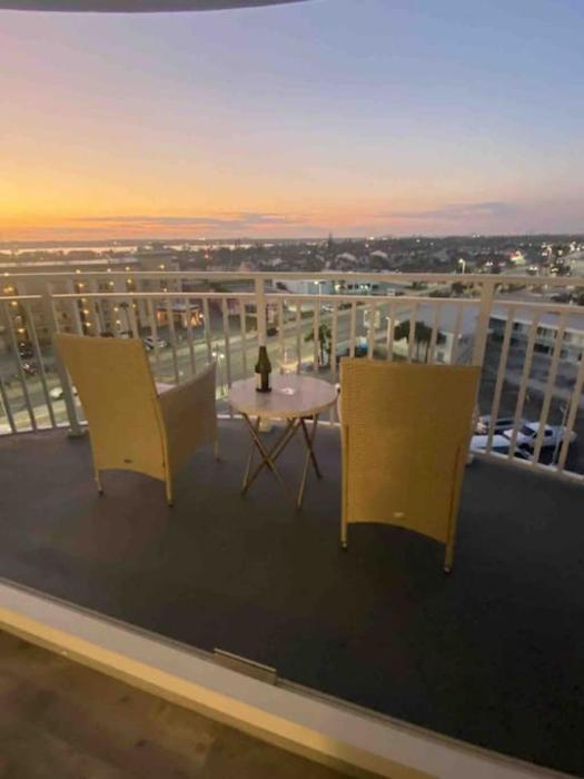 2 Bedroom 2 bath Condo on the Beach on the 8th Floor