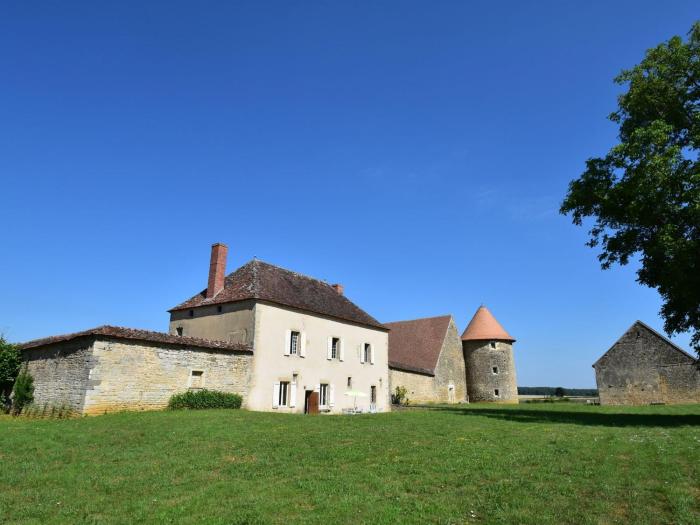 Mansion in Burgundy near Morvan Natural Park