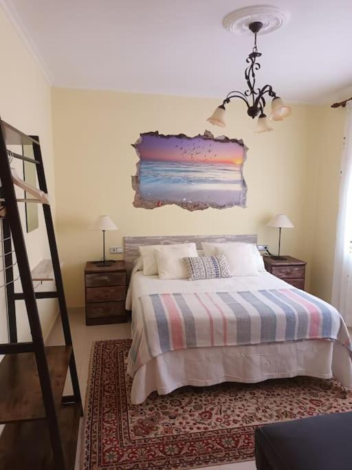 Casa María con jardín, aparcamiento y vistas al mar