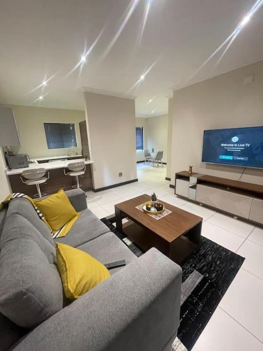 Priceless Cove. Garden Cottage