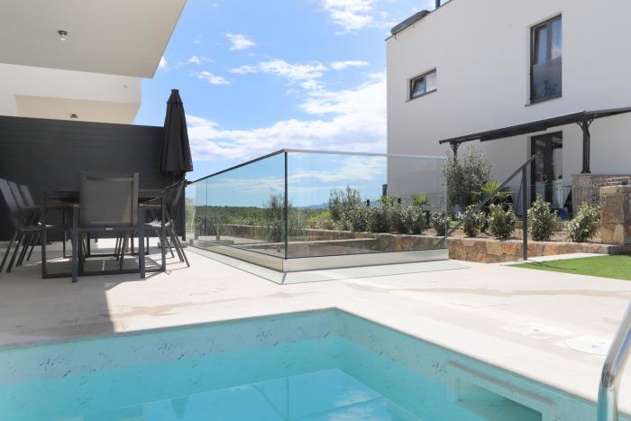 Brand new apartment with private pool