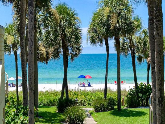 Aldea A8 Beachfront 2 Bedroom 2 Bath - Tranquil Belleair Beach