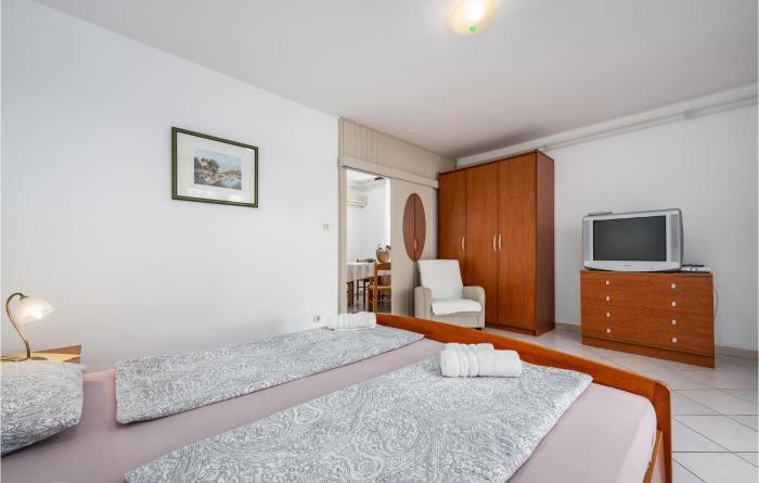 Amazing Apartment In Porec With 2 Bedrooms And Wifi