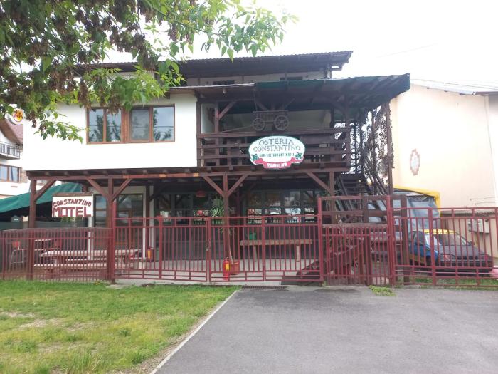 Double room with private bathroom by OSTERIA CONSTANTINO