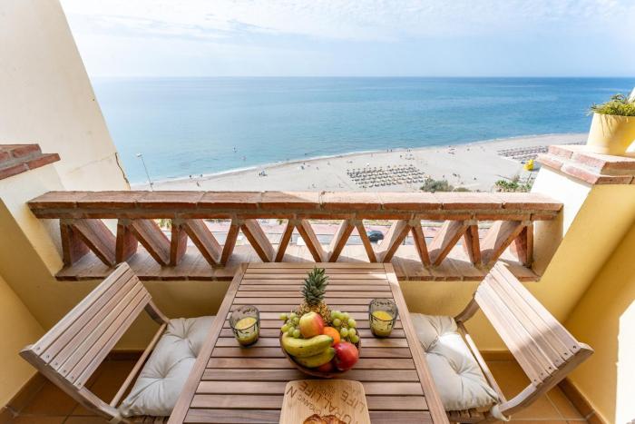 Spectacular Sea views parking and pool