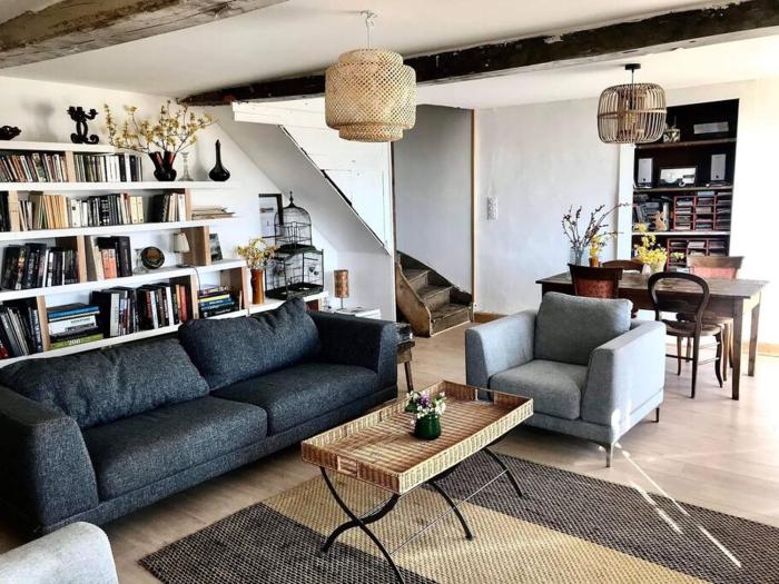 Grande et belle maison. Jardin. Lac des Sapins.