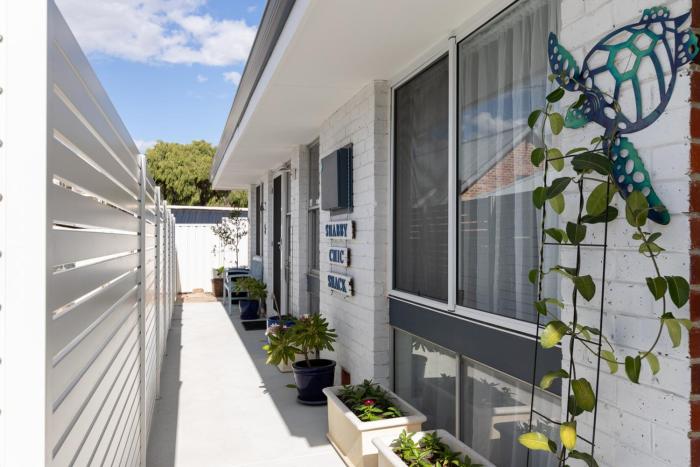 Shabby Chic Shack - 2 bedroom Beach Cottage