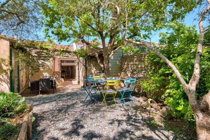 Belle maison avec jardin ombragé pour 11