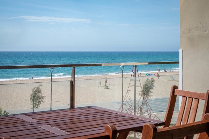 AT010 Segunda línea, vista mar, airco, muy bien equipado