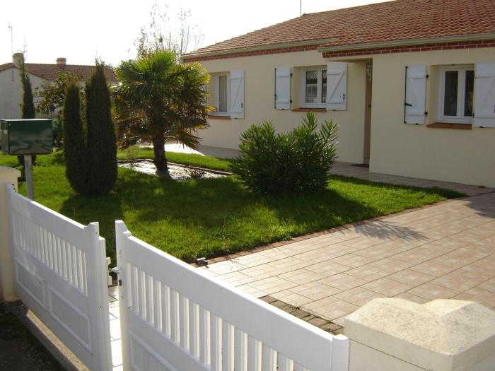 Maison spacieuse 3 chambres avec jardin clos - Animaux admis, parking disponible - FR-1-540-261