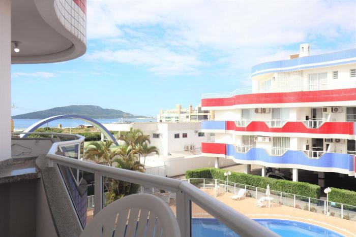 Vista para o mar e piscina - HB30F