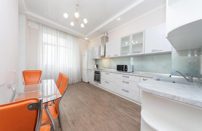 Апартаменти люкс класу в новому будинку в центрі